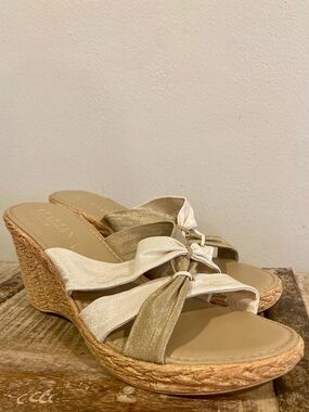 Sz 10 Wedge Sandals Italian  Shimmery Beige And Gold